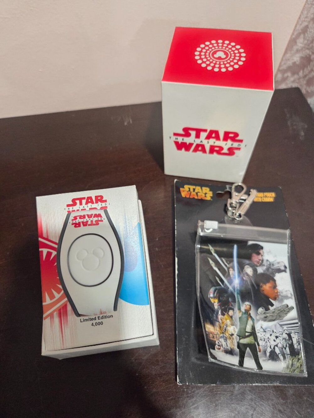 Star Wars rare Magic Band and lanyard pouch